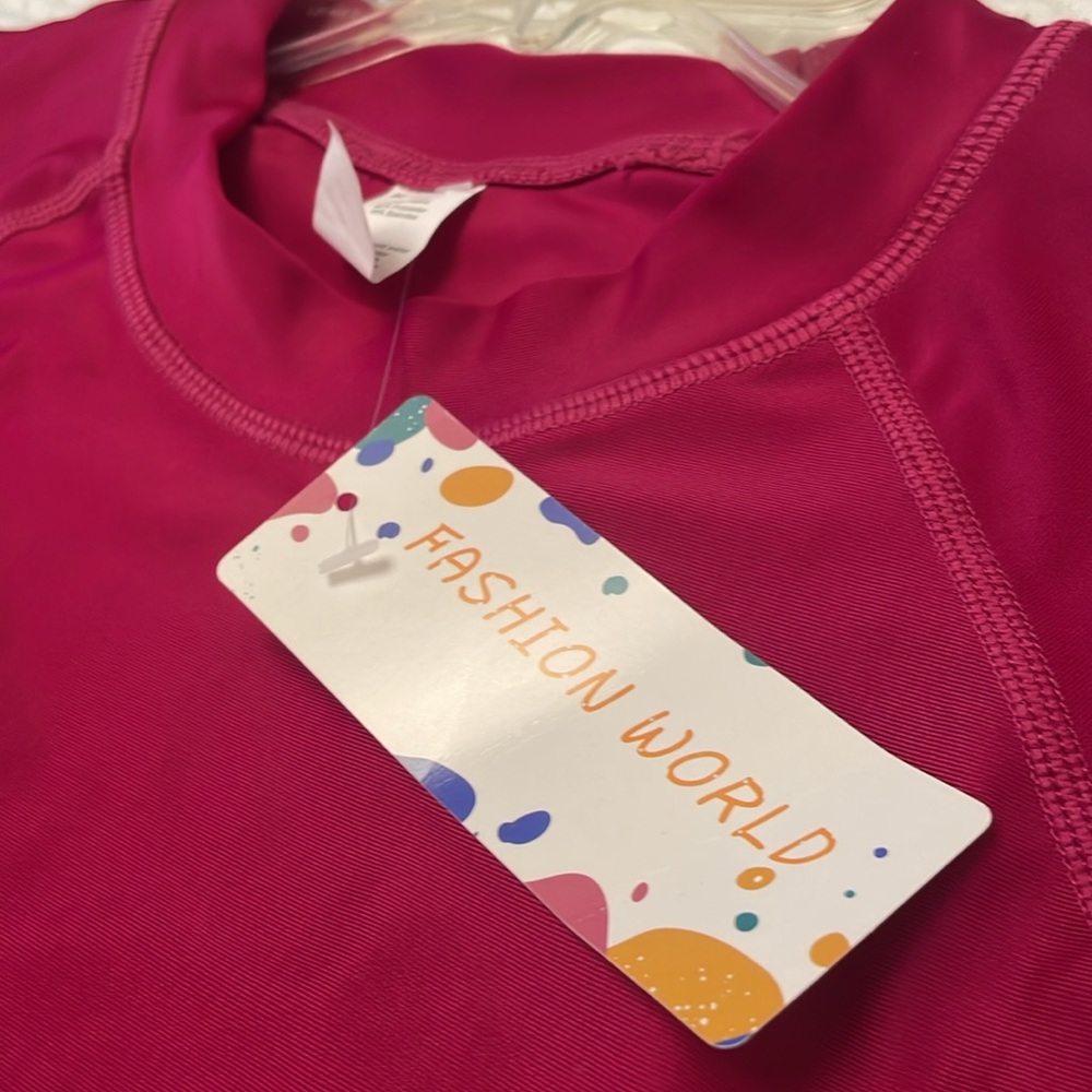 NWT FASHION WORLD Rash Guard Top Swim Top Rashguard Medium - Picture 10 of 10